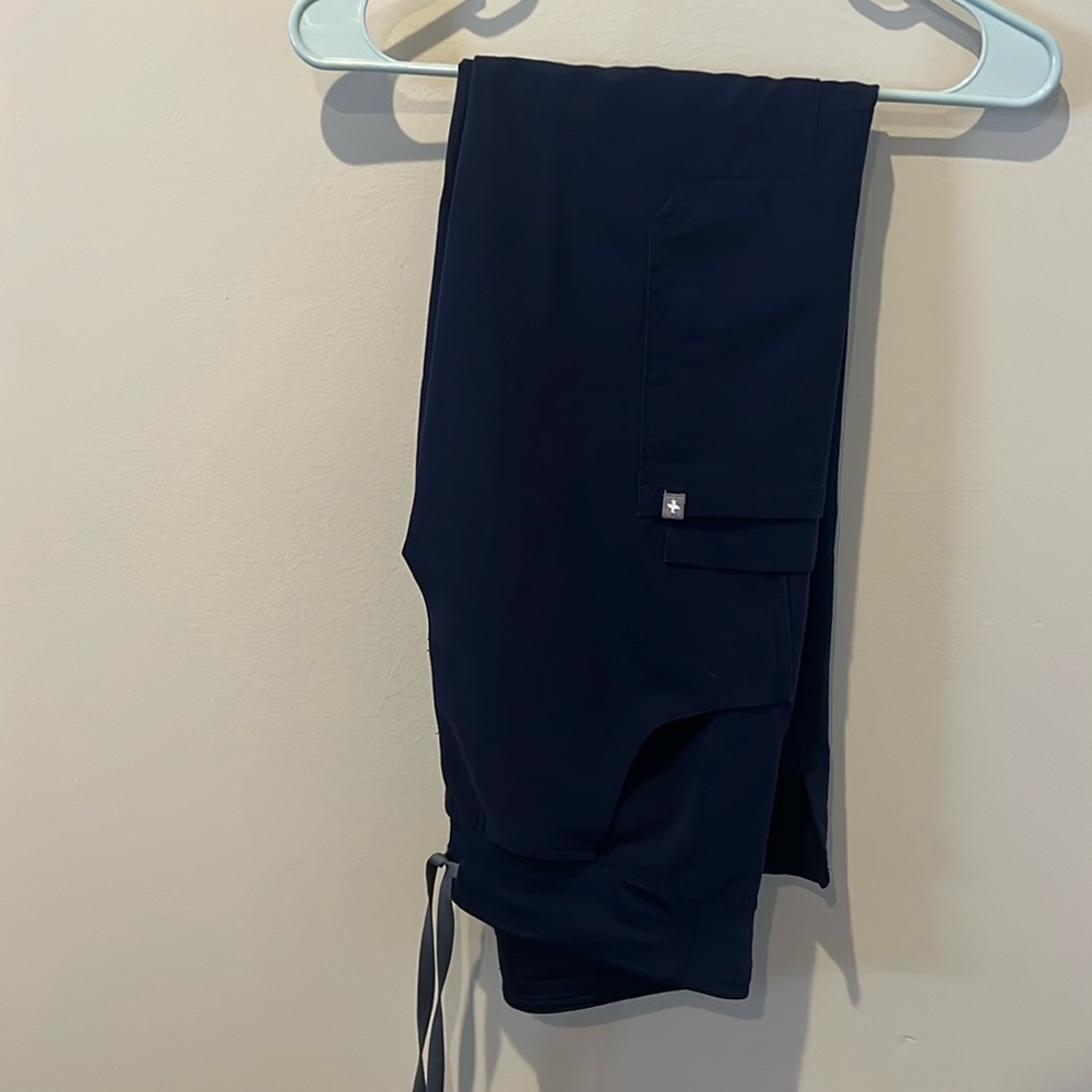 FIGS Kade cargo scrub pants - navy, size XS